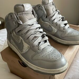 Nike Dunks High - Silver & Metallic